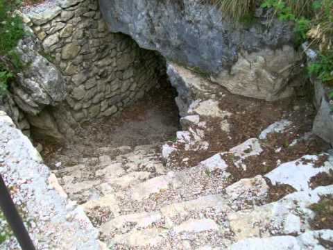 Cogollo  del  Cengio   -    Il  salto  dei  Granatieri