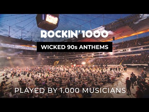 Wicked 90's anthems played by 1.000 people