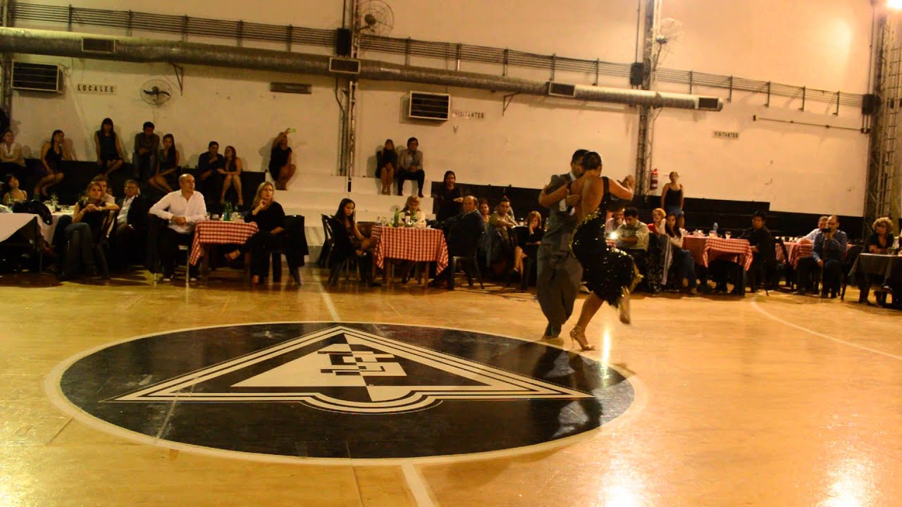 Virginia Pandolfi & Jonatan Aguero en Milonga Malena Sunderland Club 2/4