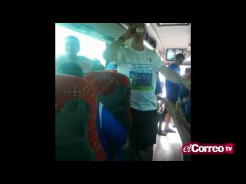 Los aficionados del Écija Balompié apoyan al equipo frente al Olímpic de Xátiva 02