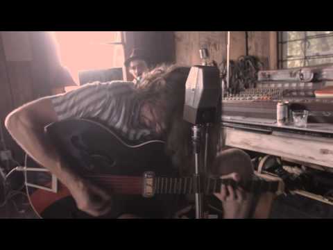 Deslondes + Twain - Run Wild