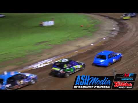 Junior Sedans: Race Highlights - Oct 2017 - Kingaroy Speedway