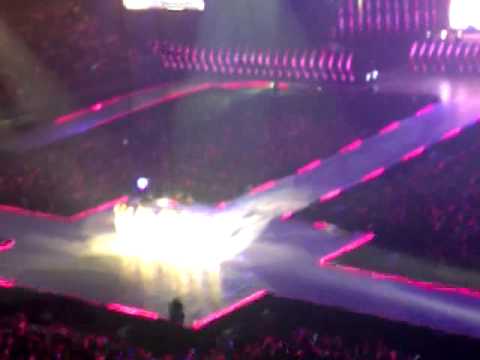 (Fancam)20120212  SNSD 'kissing you' GIRLS GENERATION TOUR IN BANGKOK