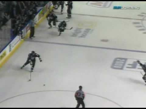 Ryane Clowe vs Ryan Malone Oct 25, 2008