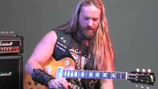 Zakk Wylde Shreds....gets retarded