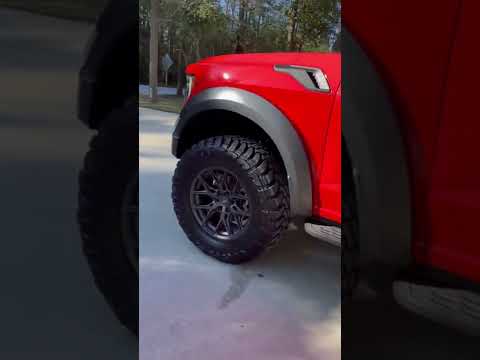 Gen3 2021 Raptor 37s on 20x9.5 Vossen with leveling kit
