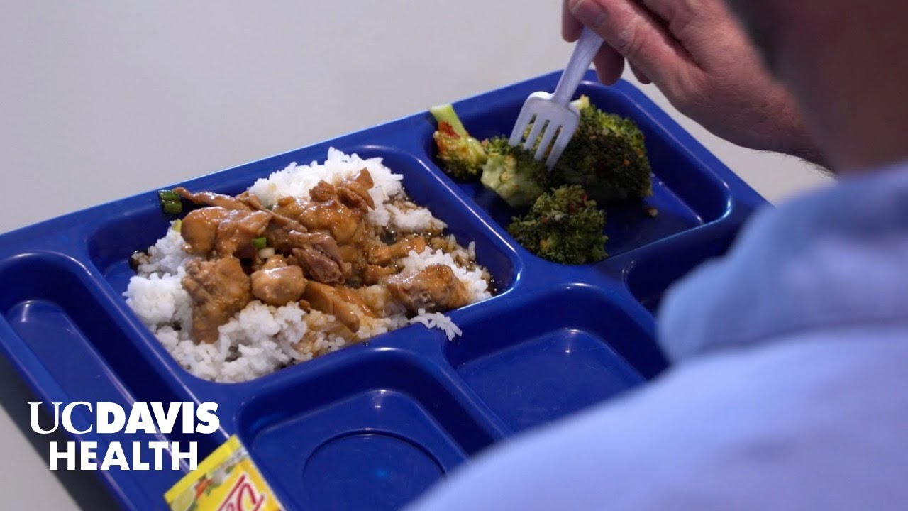 Thumbnail preview of Medical Center Kitchen Team Prepares Meals for People Experiencing Homelessness in New Partnership