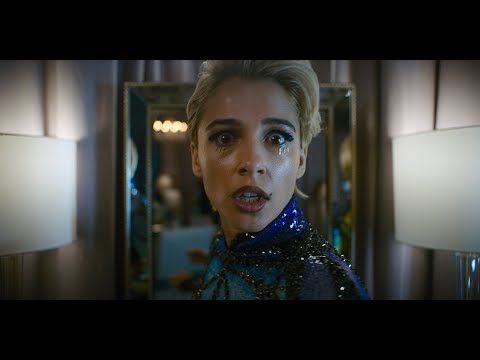 Smile 2 - Naomi Featurette