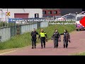 Drugslab op schip in dorpshaven Moerdijk, vier arrestaties en agent naar het ziekenhuis
