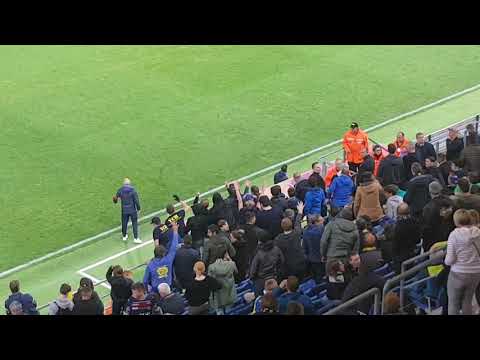 Woeste supporters van Waasland-Beveren eisen uitleg van Yannick Ferrera