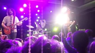 Video LIVE - Chanson CAPTAIN PARADE - Concert ROCK LES MÔMES