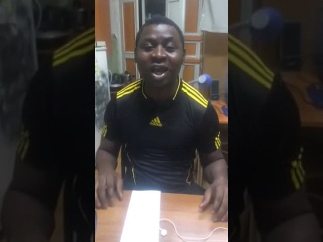 Африка егете шартлатып "Эх, алмагачлары"н җырлый (ВИДЕО)