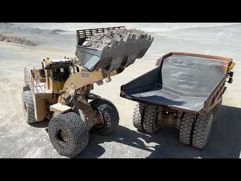 Caterpillar 992C Wheel Loader Loading Caterpillar 777F Dumpers - Interkat SA