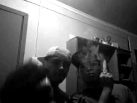 RAPEROS EN SILENCIO ?-GYONEMESE FT G.R.O//PANDAPROLETAREC-BEAT.AVILEZ-2014