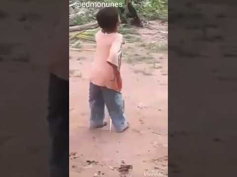 Vazou o Vídeo do Favela pequenino na Bahia dançando no quintal da sua Casa em Salvador