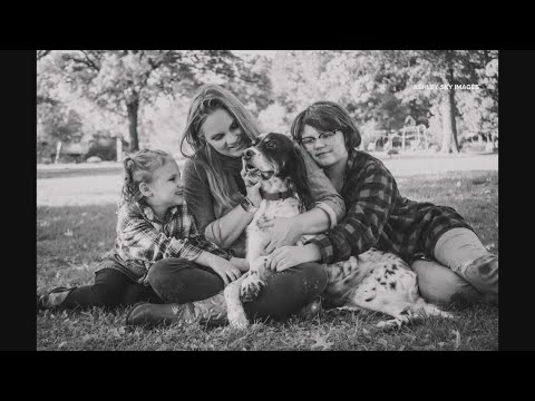 These photographers are capturing the final moments ... - YouTube