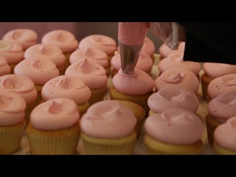 Cupcake Signature Swirl Demo