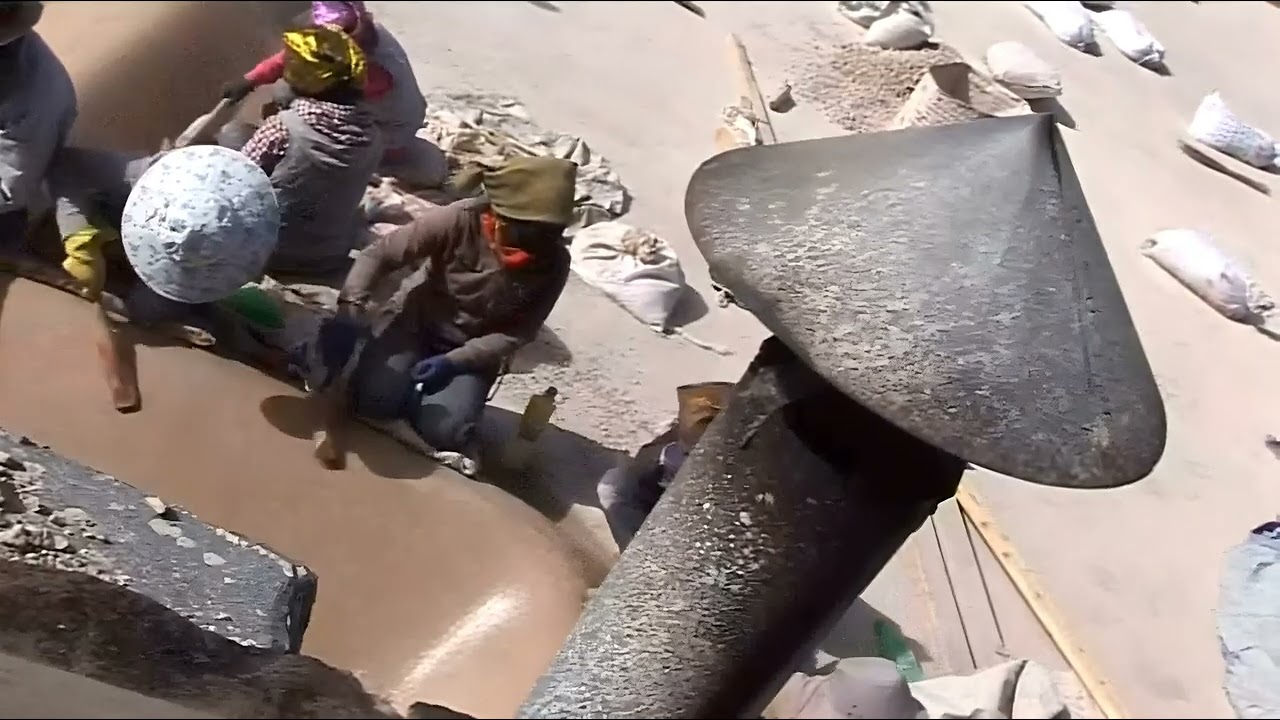 TIBET / LHASA Barkhor Square – Potala Palace (Enhanced 4K)