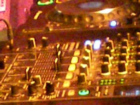 Row Sunshine @ Dirty Drumz  05-09-09 (Hosted by MC Lou-E)