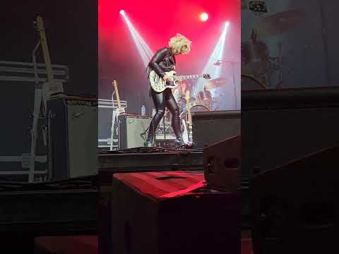 Samantha Fish Live - Shipyard Music Festival - #SamanthaFish #Shorts #guitarsolo #bitchontherun