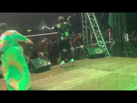 gravity omutujju performing Okwepicha live