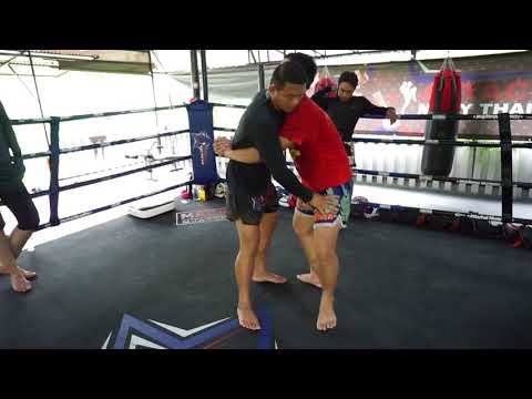 Attachai's Secrets Revealed 8 - Superior Muay Thai Techniques - Clinch Lock