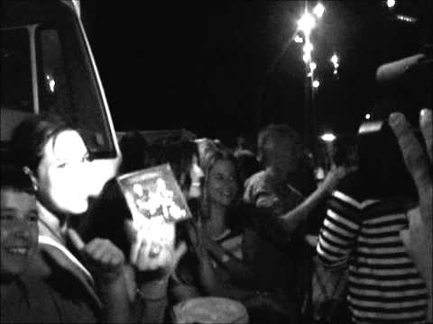 4N1 - Regalando Discos Despues Del Concierto @4N1Official