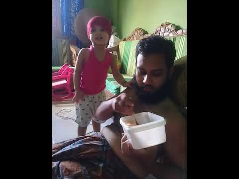 takwa eating icecream with her baba