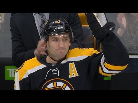 Patrice Bergeron scores in 1,000th NHL game