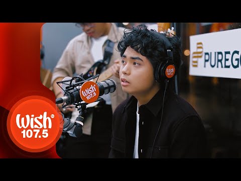 Le John performs "Naiilang" LIVE on Wish 107.5 Bus