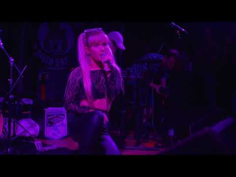 HANA2K supporting Al Moses at Clwb Ifor Bach