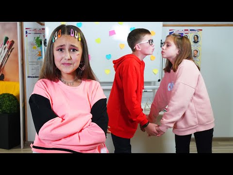 ¡Me Adoptó una Superestrella! Chica Mega Rica Controla Mi Vida