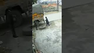 Download lagu kecelakaan pekerja tambal ban paling mengerikan #viral #status #banpecah #tambalban #kecelakaankerja mp3 Download lagu kecelakaan pekerja tambal ban paling mengerikan #viral #status #banpecah #tambalban #kecelakaankerja mp3