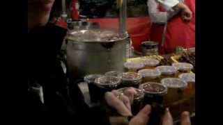 preview picture of video 'Manger des criquets en Chine'