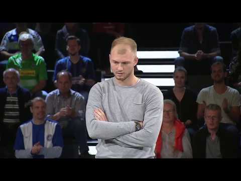 Torwandschießen: Alexander Keck (1.FC Quickborn) - Manuel Baum (FC Augsburg)