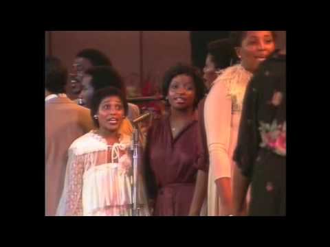 Edwin Hawkins feat. Love Center Choir - Worship The Lord