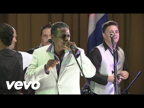 Carlos Brito - Tú Loco Loco y Yo Tranquilo (Live)