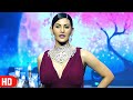 Uff Soo Amyra Dastur Mesmerizing Ramp Walk At JewelBuzz Iconic Awards 2023