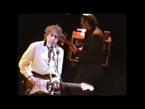 Bob Dylan - Rare complete footage from his show in Indiana, PA 1997, April 22