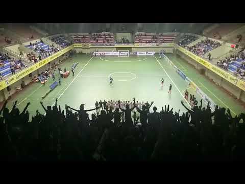 Aksi The Hotmix Kebumen mendukung Kebumen United Angels