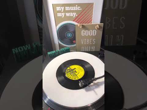 Desmond Decker - Sing A Little Song ( Reggae Vinyl 45 ) From 1975 .