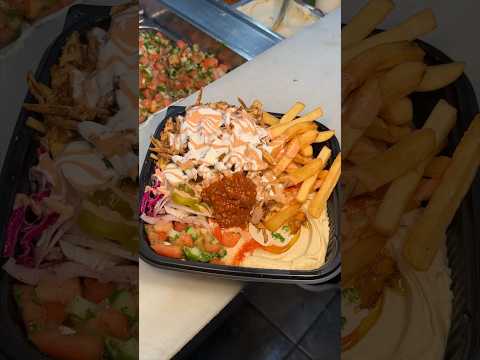 We could watch (and DEVOUR) this Chicken Shawarma Plate from Duzan in NYC all day. 🤤 #DEVOURPOWER