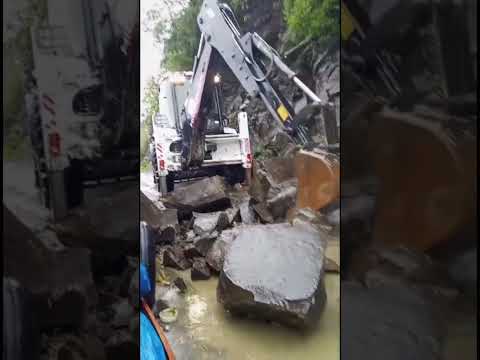 🌧️ Bartın’da yağış sonrası yola düşen kayalar temizleniyor