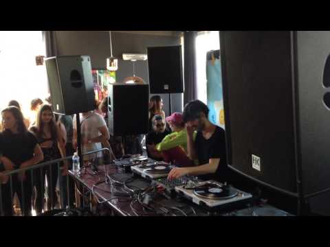 Onur Özer @ Café Barge/Breakfast Club - 09/04/2017