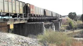 preview picture of video 'BNSF coal drag at Wendover, WY'