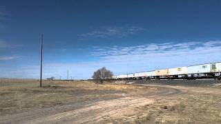 preview picture of video 'BNSF freight train - Encino, NM'
