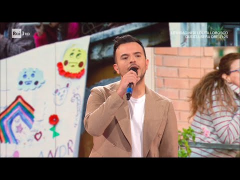 Andrea Sannino canta "Era de maggio" - Domenica In 21/02/2021