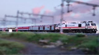 12863/Howrah - SMVT Bengaluru SF Expres || Beautiful Sunset || #indianrailways #trainvideos