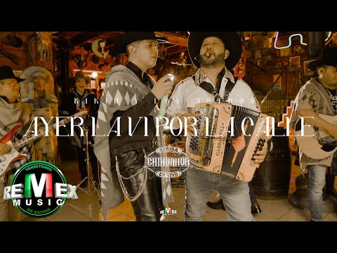 Miniatura de Ayer La Vi Por La Calle (En Vivo)
