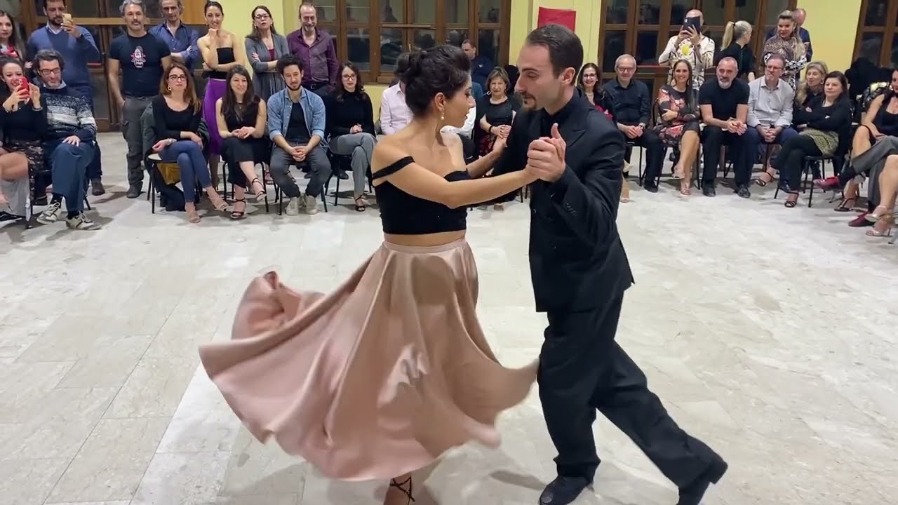 Gianpiero Galdi y Lorena Tarantino - "Castigo" - Orquesta Juan D'Arienzo